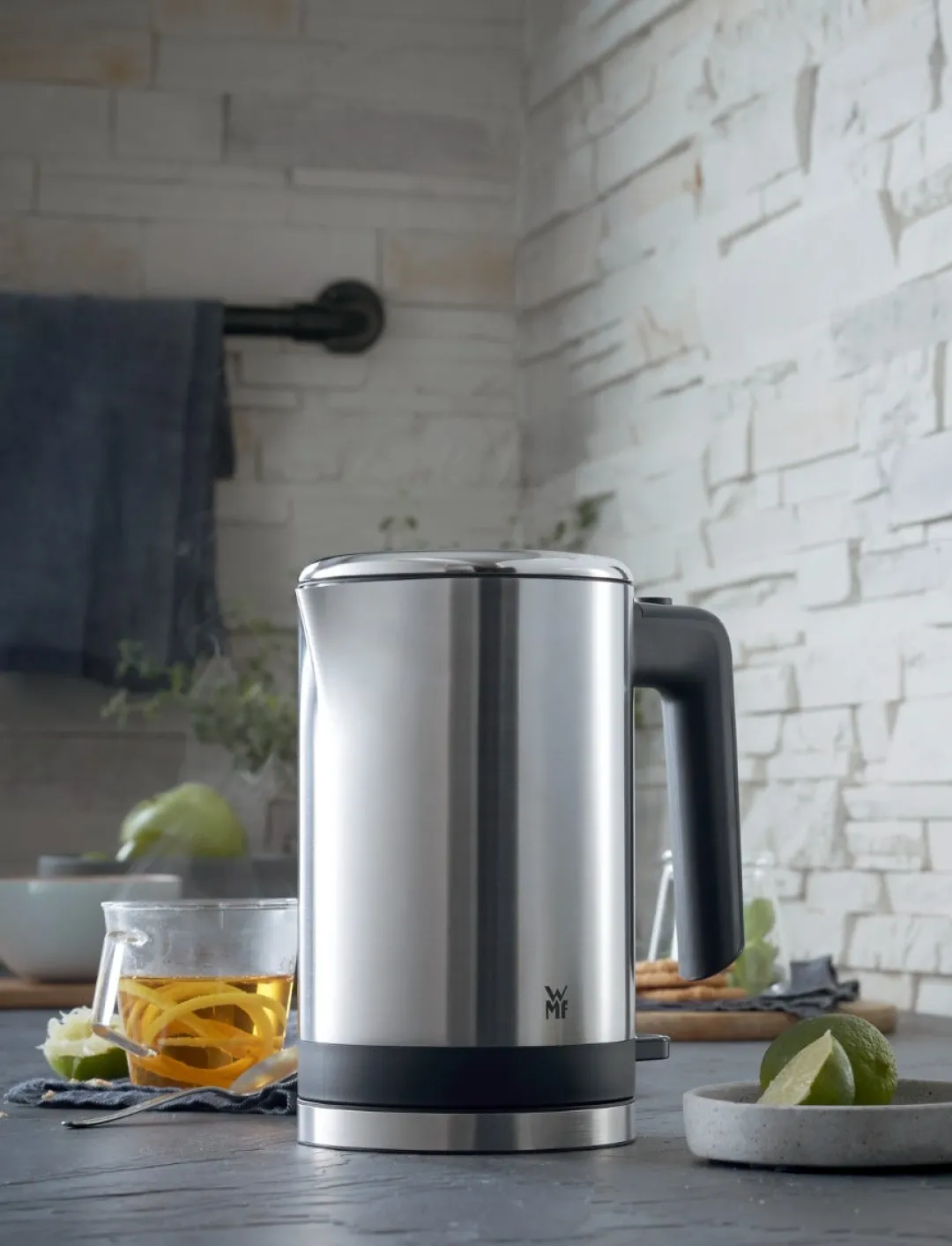 Czajnik elektryczny WMF Kitchenminis bezprzewodowy 800 ml