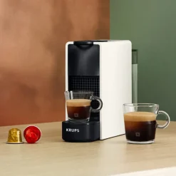 Ekspres do kawy kapsułkowy Krups NESPRESSO XN1111 ESSENZA MINI ze spieniaczem
