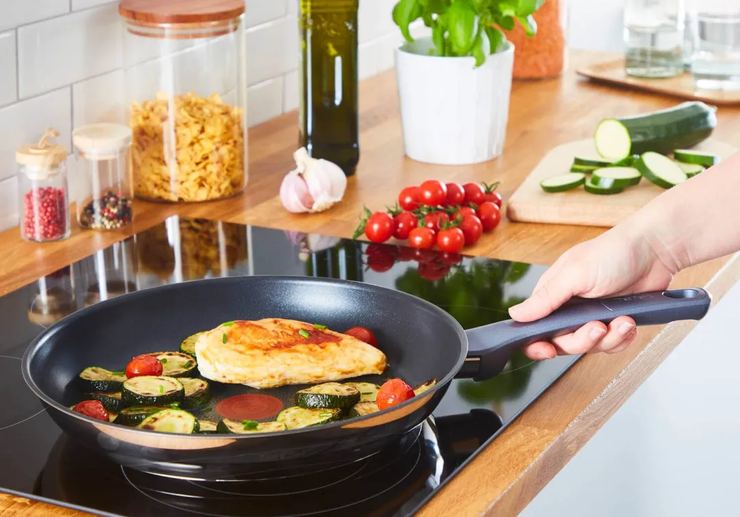 Zestaw garnków z pokrywkami TEFAL Daily Cook - 12 elementów