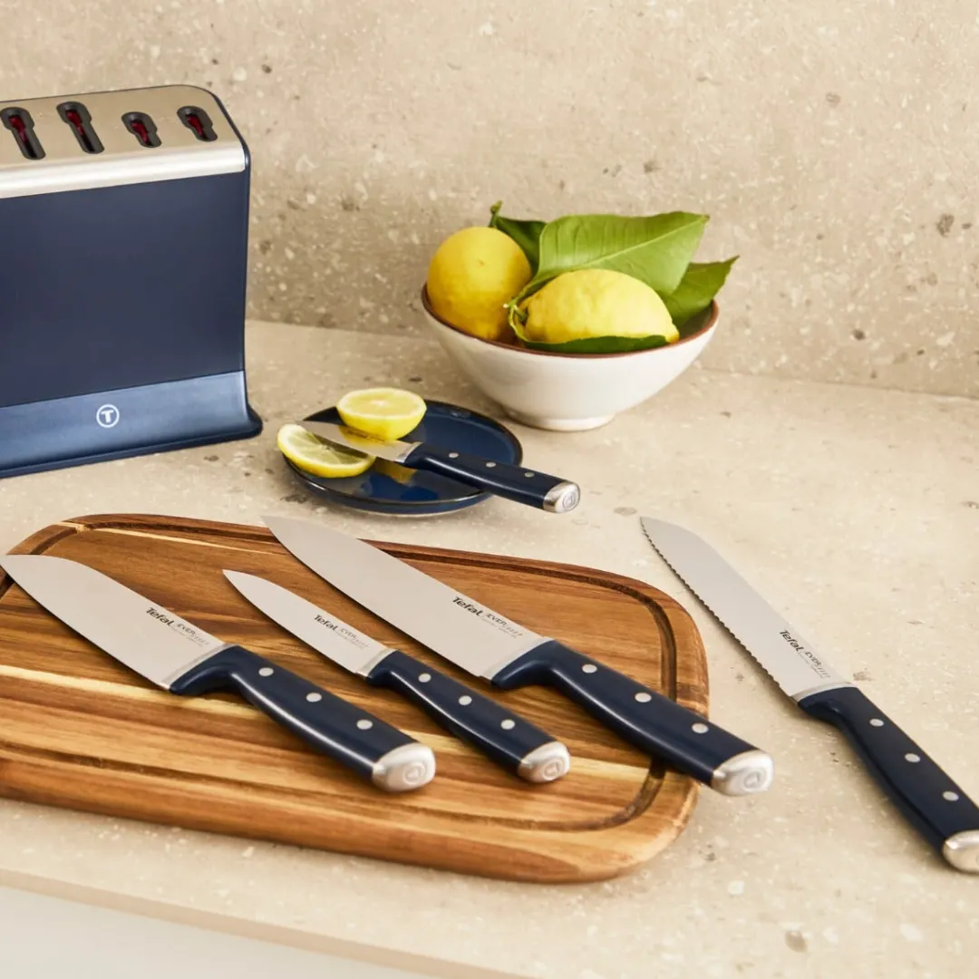 Zestaw 5 noży ze stali nierdzewnej TEFAL EverSharp Pro + blok z wbudowaną ostrzałką